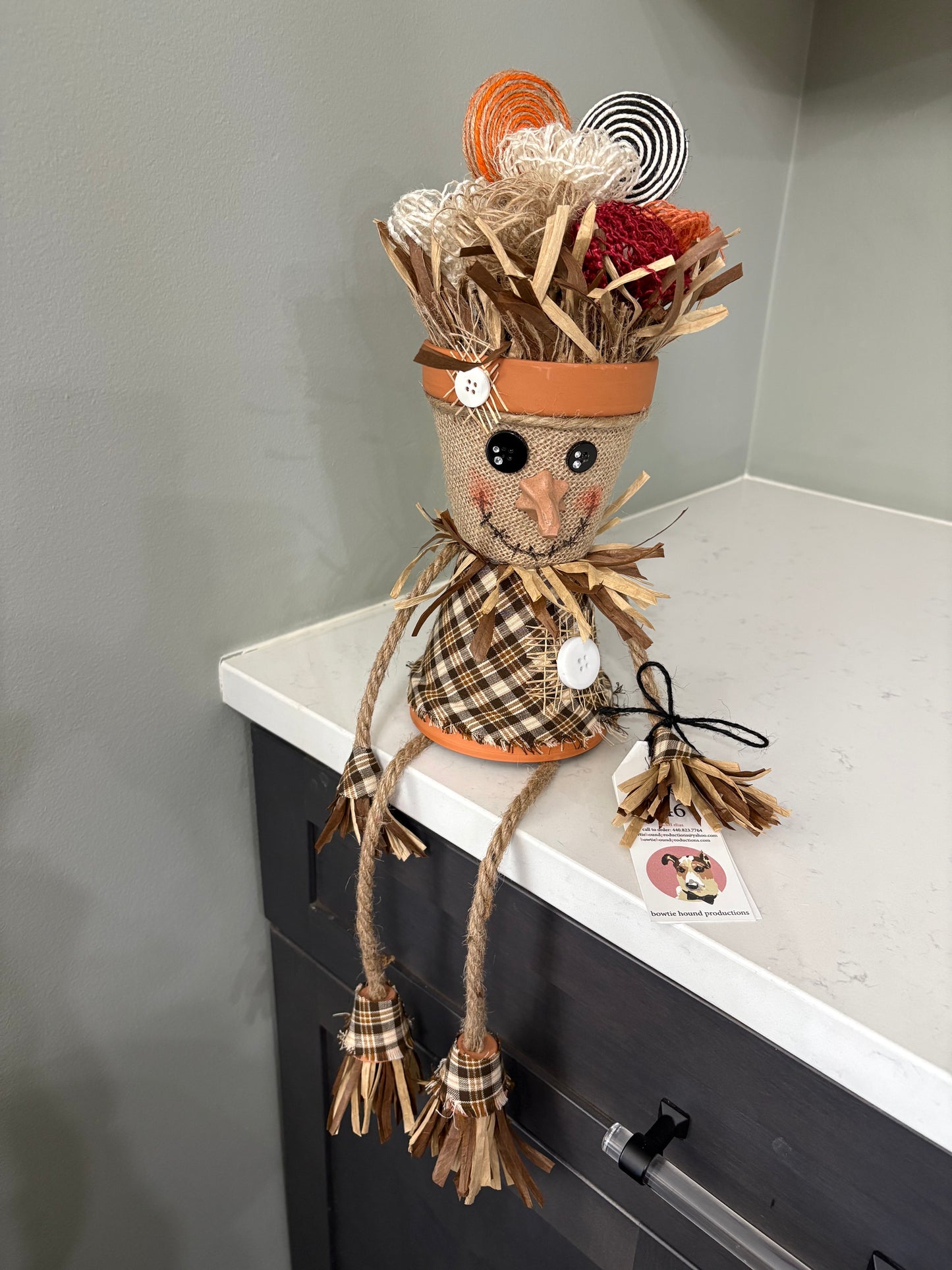 clay pot scarecrow (flowers)
