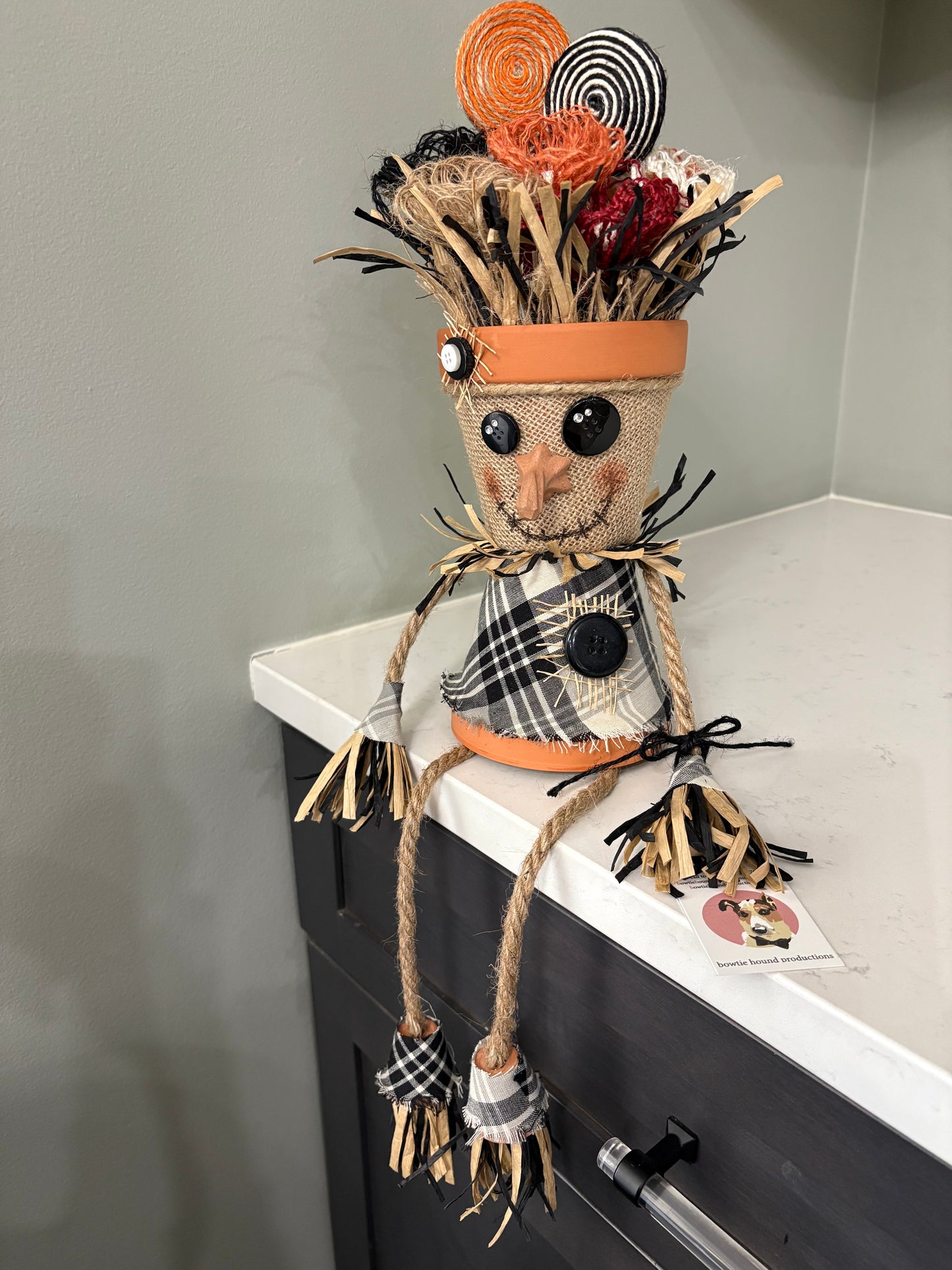 clay pot scarecrow (flowers)